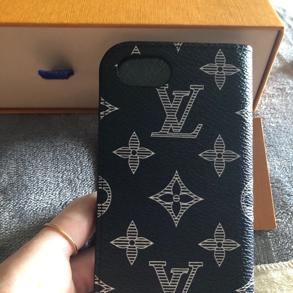 Louis Vuitton I phone case 7 Chapman - Picture 6 of 9